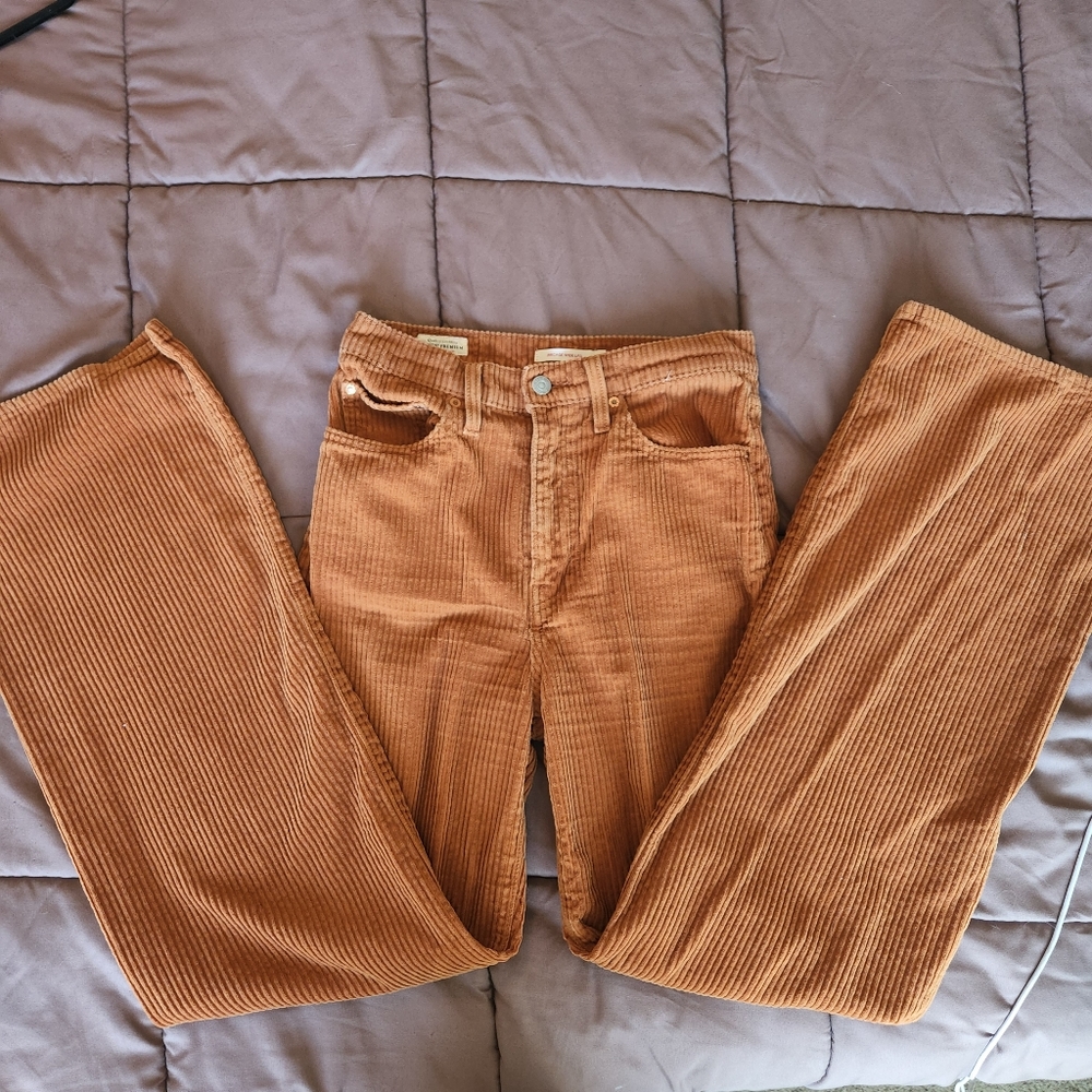 NWOT Levi's Orange/Brown Corduroy, High Wasted, Flare Pants - Size 27